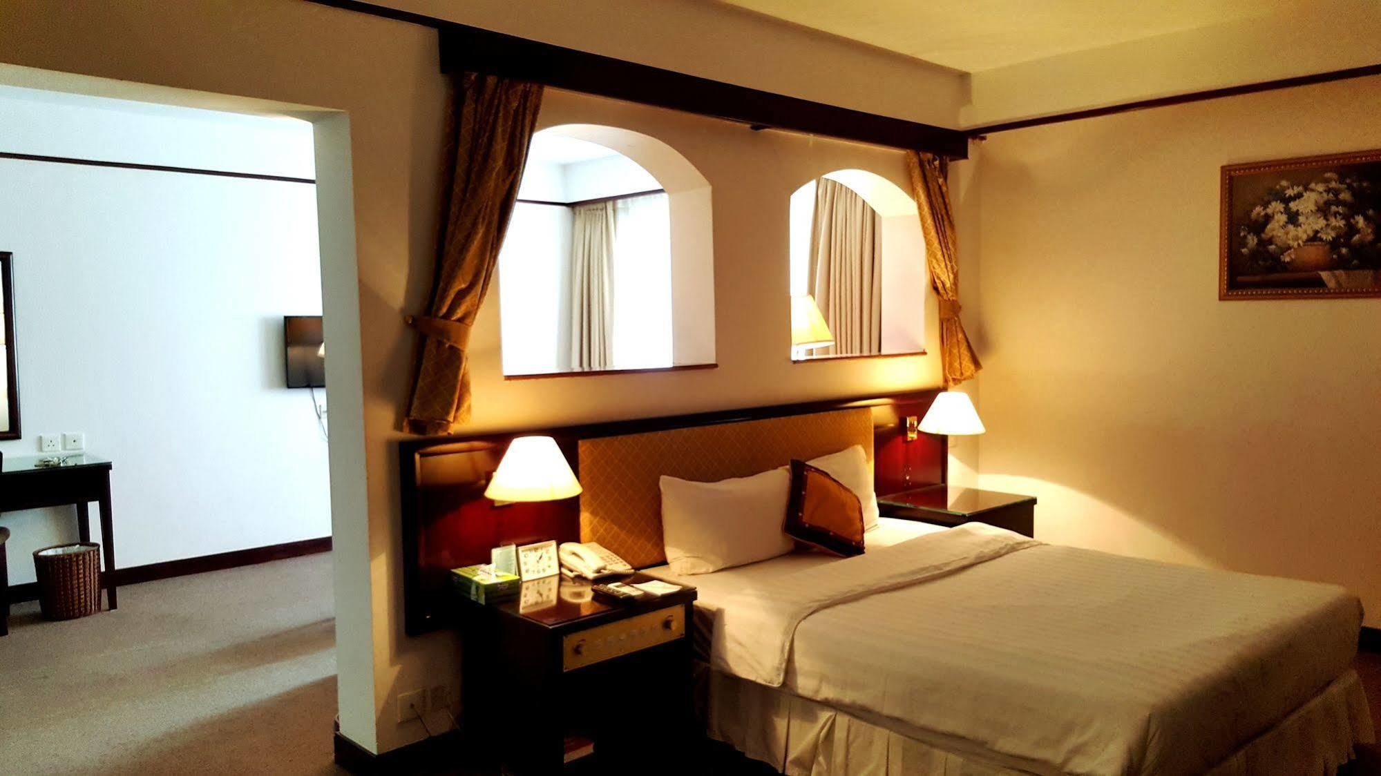 Capital Garden Hotel Hanoi Exterior foto